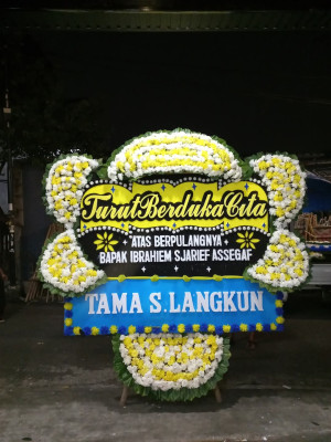 Papan Bunga Duka di Komet
